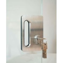 Avainlukitus kahteen keskilasiin