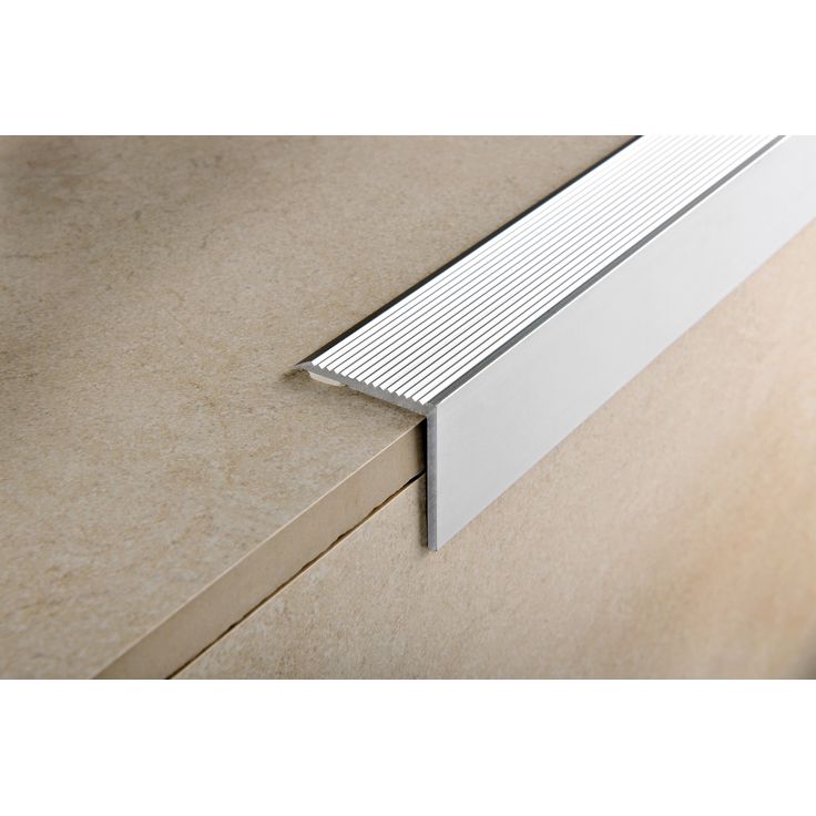Porraskulmalista Progress Profiles Prowalk, tarrakiinnitys, 30x30mm, 0,9m, anodisoitu hopea