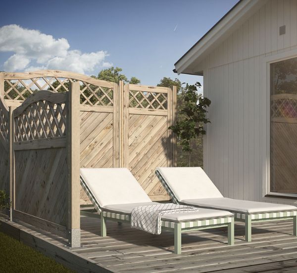 Aitaelementti JABO Athena puinen koristeaita pihassa