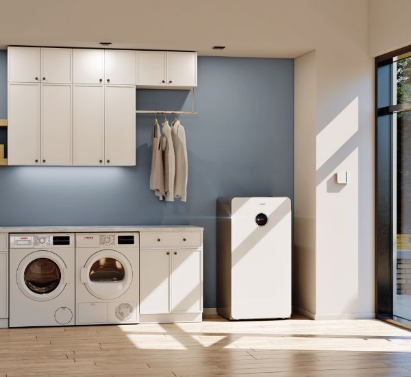 Bosch maalämpöpumppu kodinhoitohuoneessa