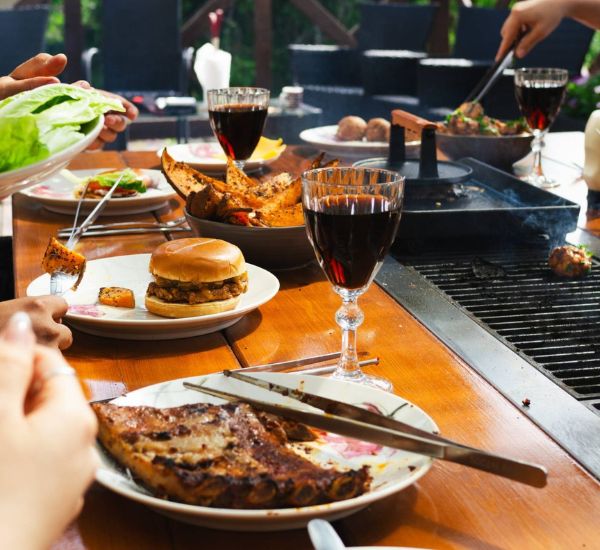 Social BBQ grillipöytä