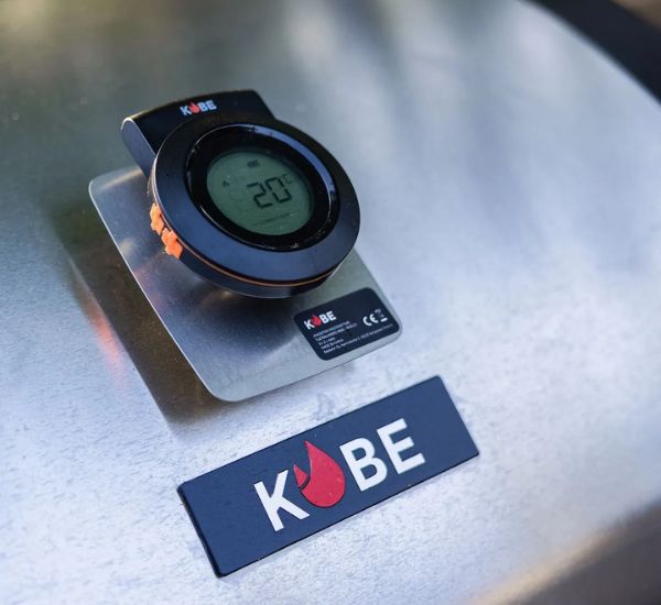 Grillin paistolämpömittari käytössä