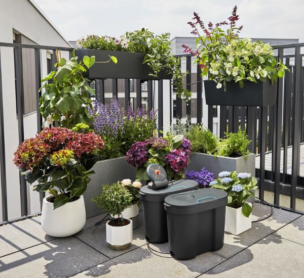 Gardena AquaBloom lomakastelusarja säiliöllä