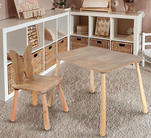 Lasten pöytäsetti Linento Furniture taaperon leikki- ja piirustusnurkkauksessa