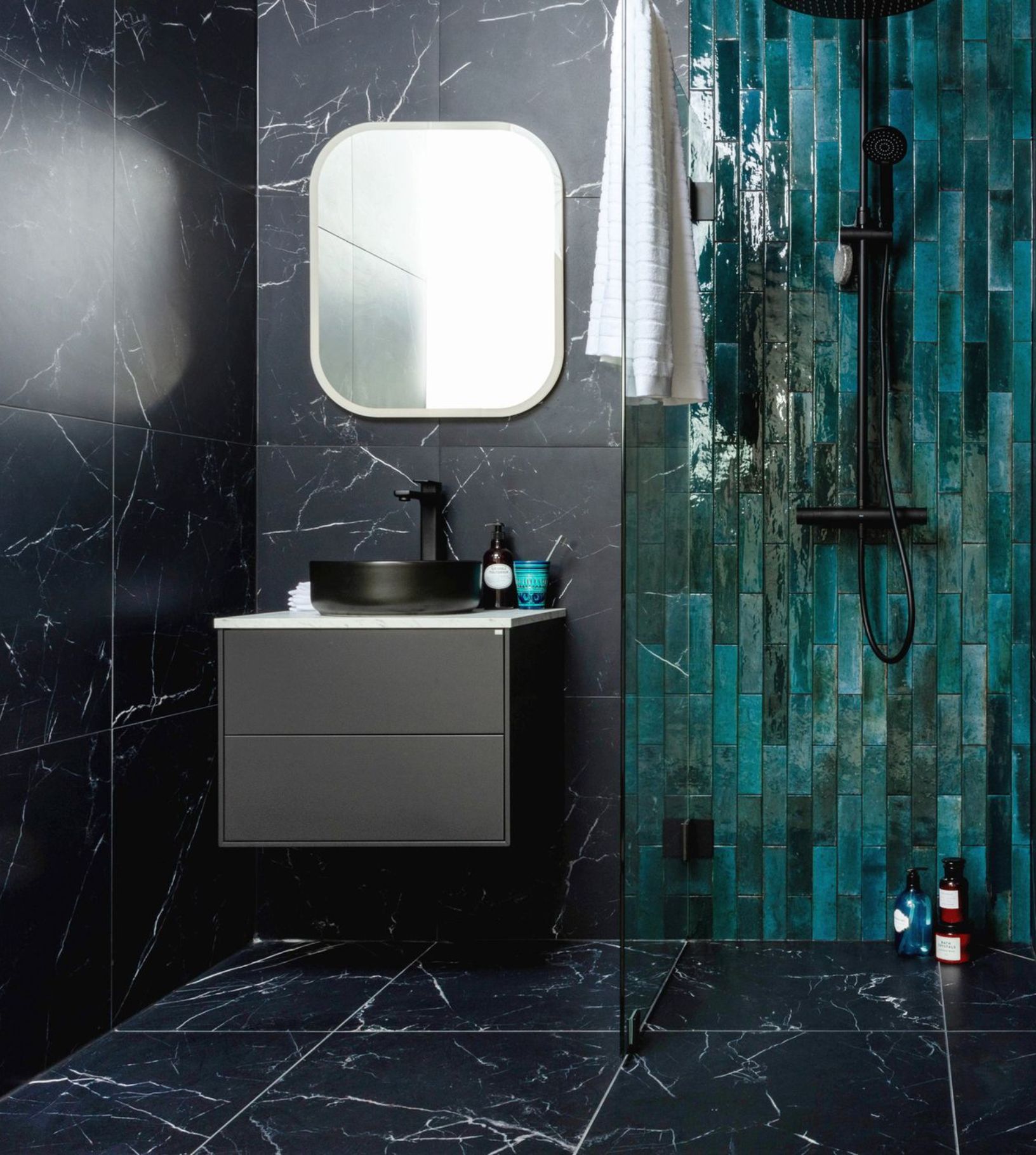 Lattialaatta Fioranese Marmorea Port Laurent Effect 60x60cm, matta, musta