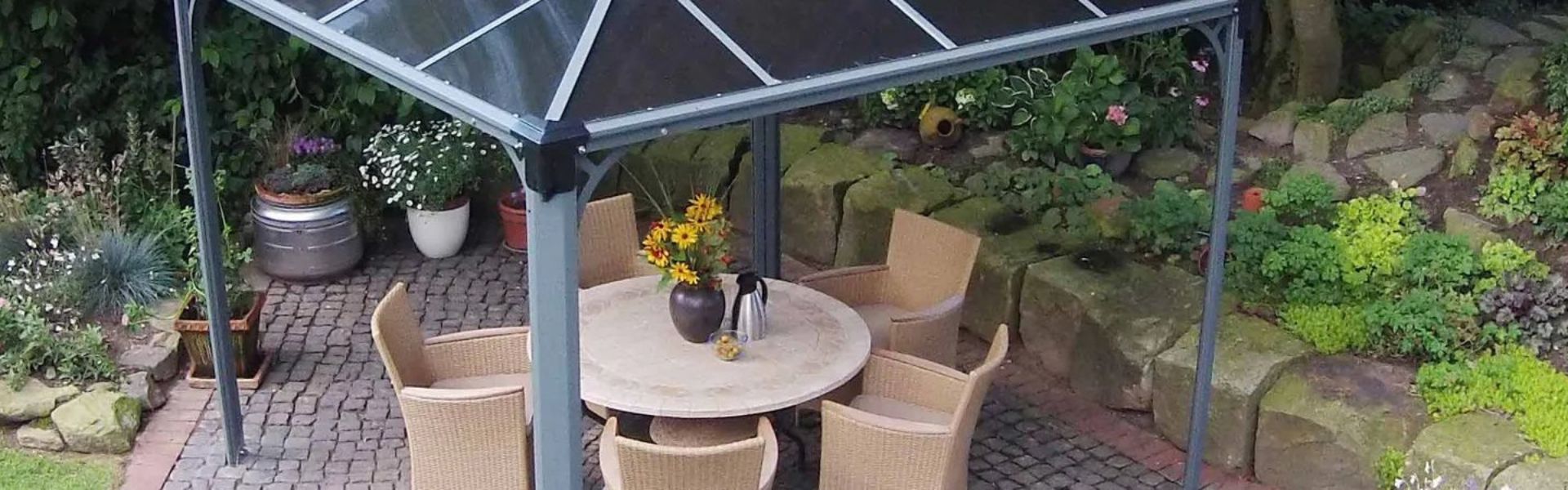 Pergolan rakentaminen pihaan ja terassille