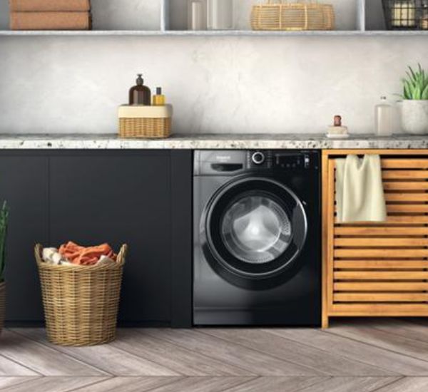 Edestä täytettävä pyykinpesukone Hotpoint-Ariston NLCD948BSAEU musta